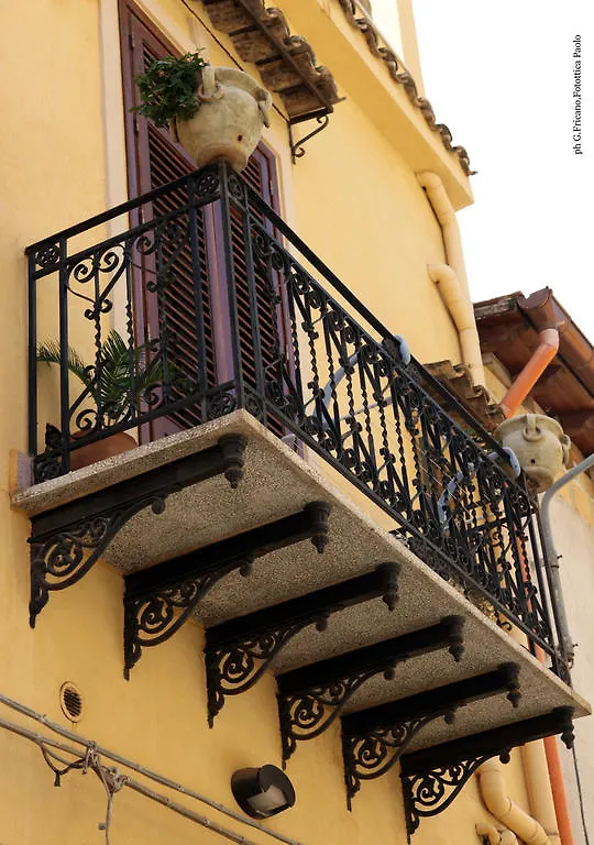 Donna Lia Apartment Bagheria Italy